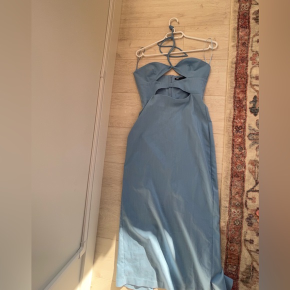 - NWOT GORGEOUS SILKY blue/silver cutout dress from #zara - Picture 7 of 7